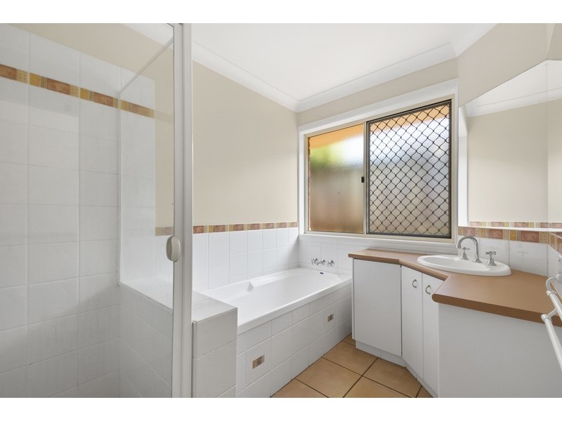 12 Scullin Street, Middle Ridge QLD 4350