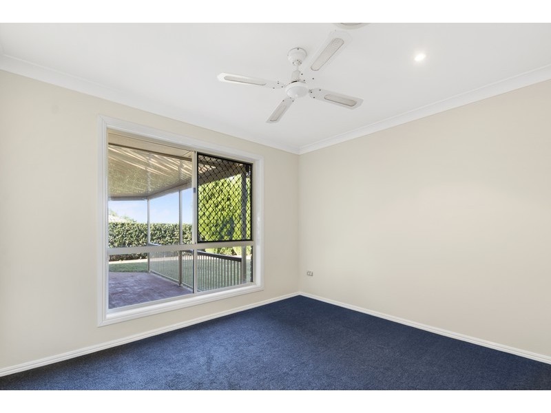 12 Scullin Street, Middle Ridge QLD 4350