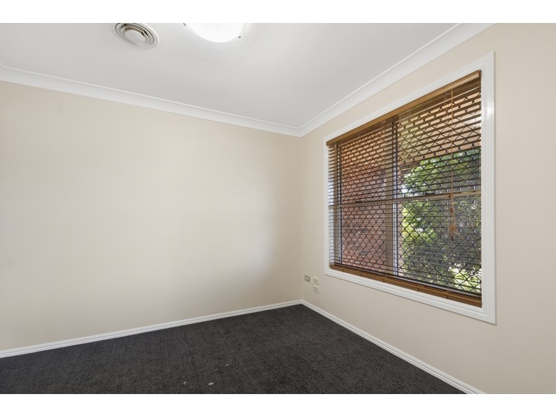 12 Scullin Street, Middle Ridge QLD 4350