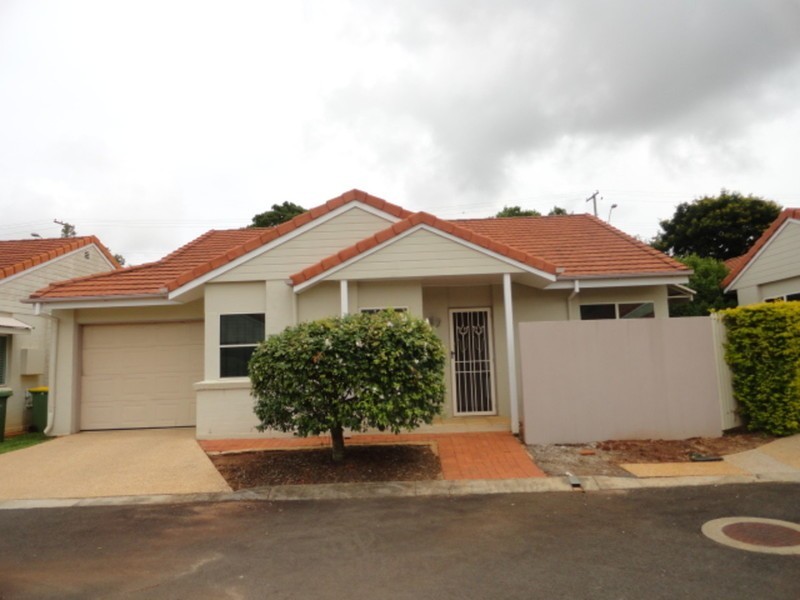 2/310 Mackenzie Street, Rangeville QLD 4350