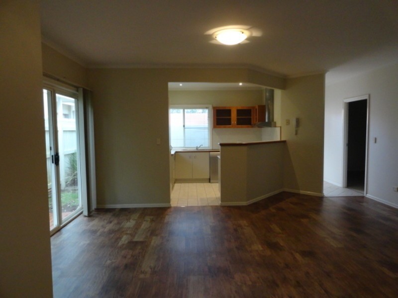 2/310 Mackenzie Street, Rangeville QLD 4350