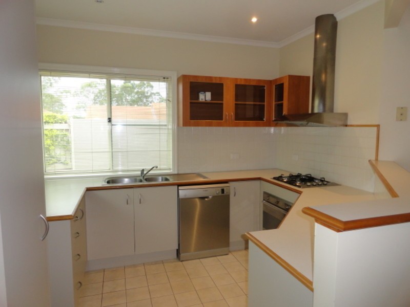 2/310 Mackenzie Street, Rangeville QLD 4350