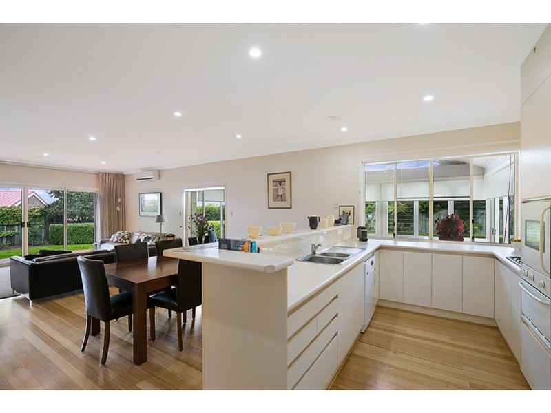 11 Carnation Court, Middle Ridge QLD 4350