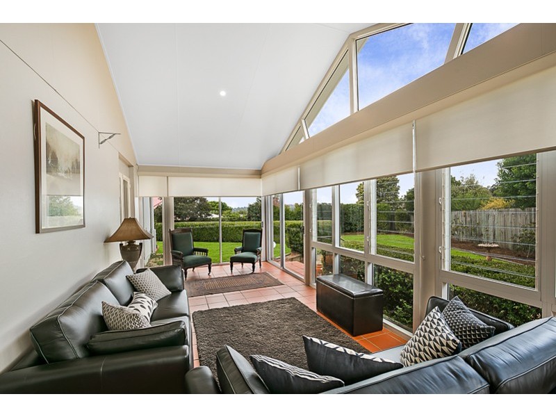 11 Carnation Court, Middle Ridge QLD 4350