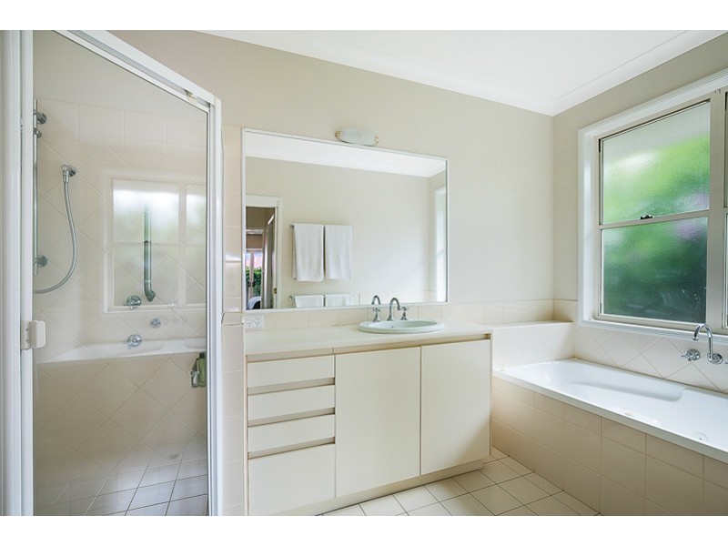 11 Carnation Court, Middle Ridge QLD 4350