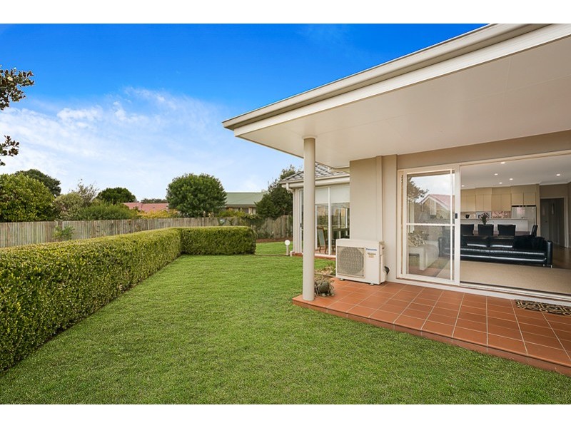 11 Carnation Court, Middle Ridge QLD 4350