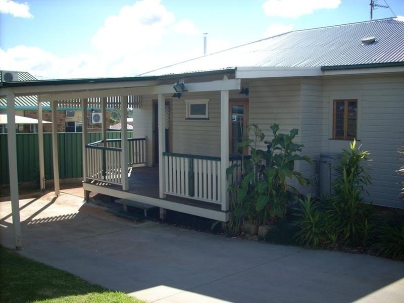 6B Healy, South Toowoomba QLD 4350