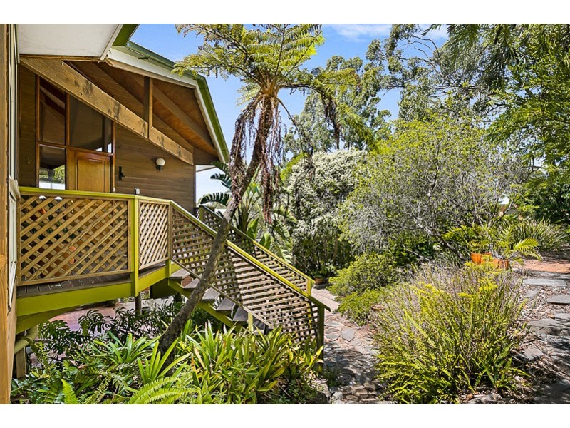 17 Harvey Street, Mount Lofty QLD 4350