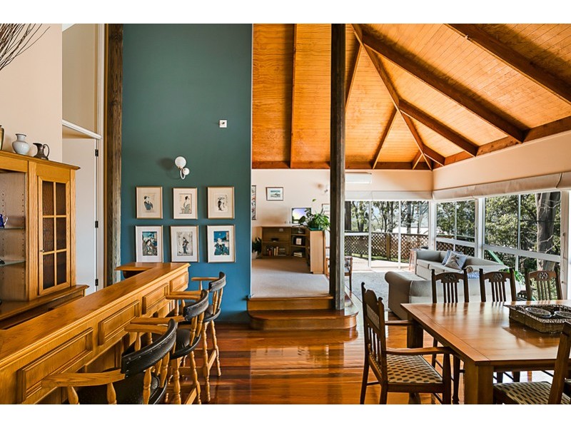 17 Harvey Street, Mount Lofty QLD 4350