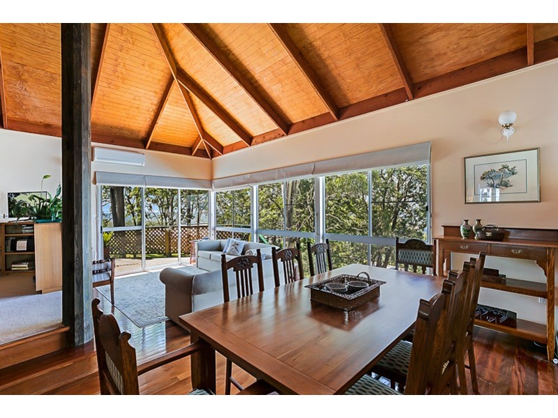17 Harvey Street, Mount Lofty QLD 4350