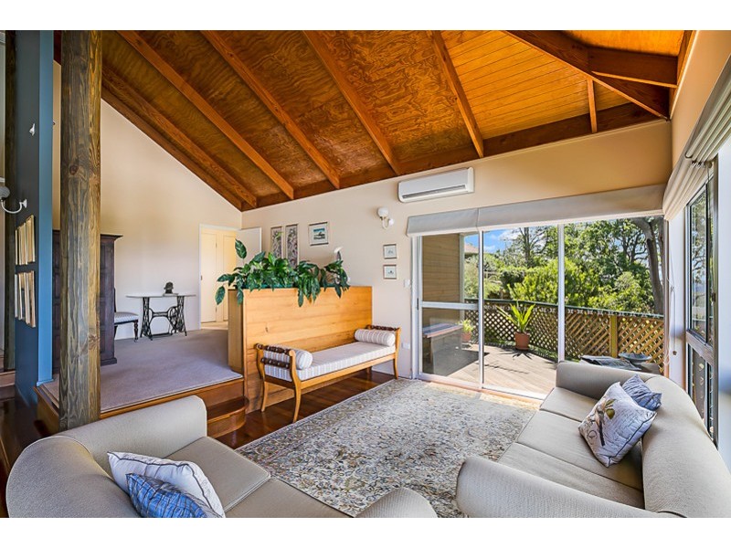 17 Harvey Street, Mount Lofty QLD 4350