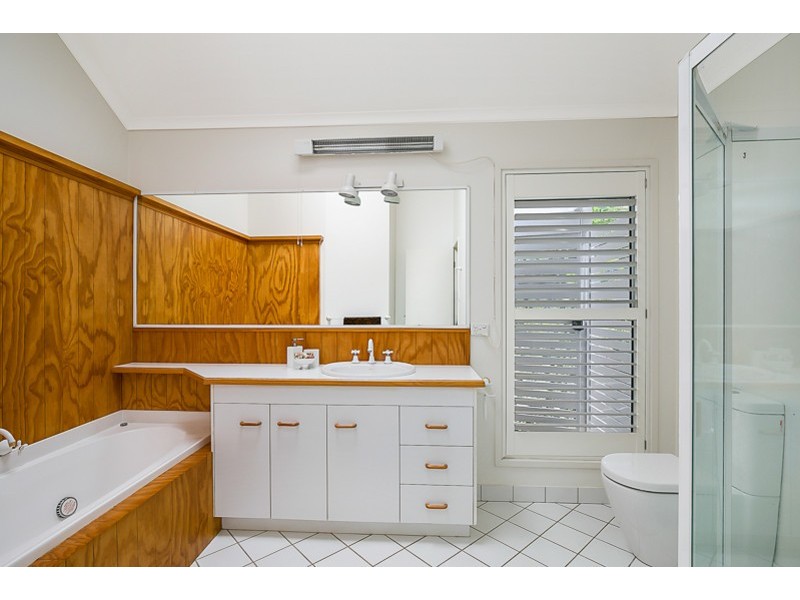 17 Harvey Street, Mount Lofty QLD 4350