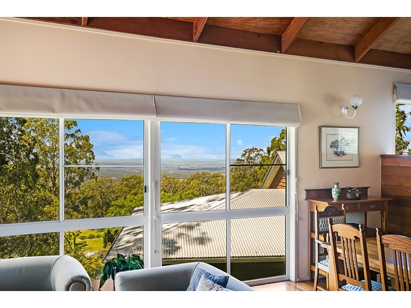 17 Harvey Street, Mount Lofty QLD 4350