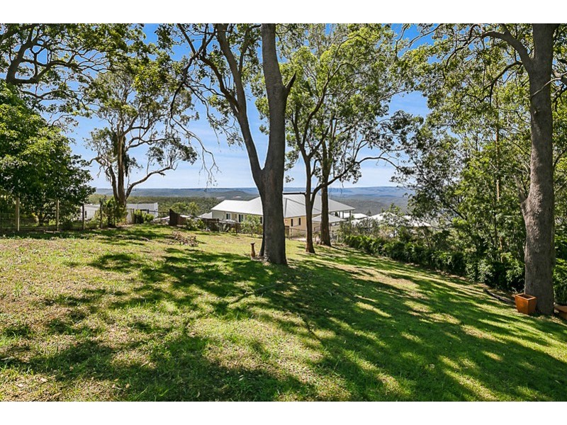 17 Harvey Street, Mount Lofty QLD 4350