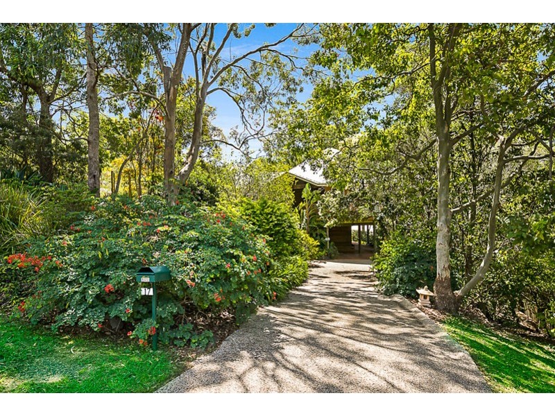 17 Harvey Street, Mount Lofty QLD 4350
