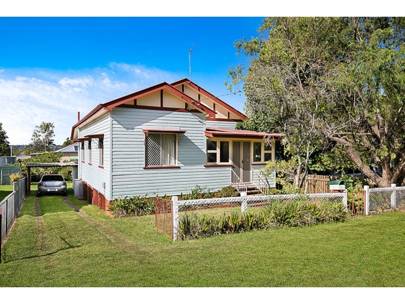 50 Geoffrey Street, Mount Lofty QLD 4350