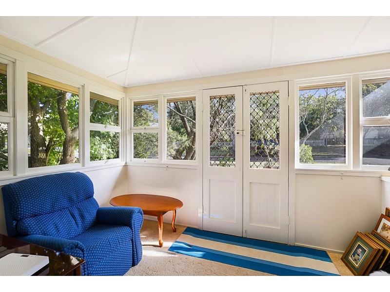 50 Geoffrey Street, Mount Lofty QLD 4350