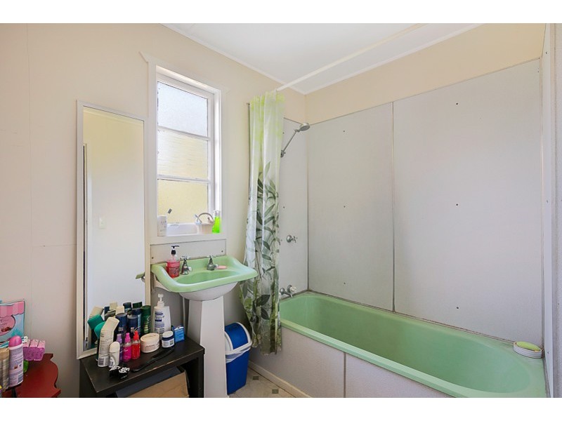 50 Geoffrey Street, Mount Lofty QLD 4350