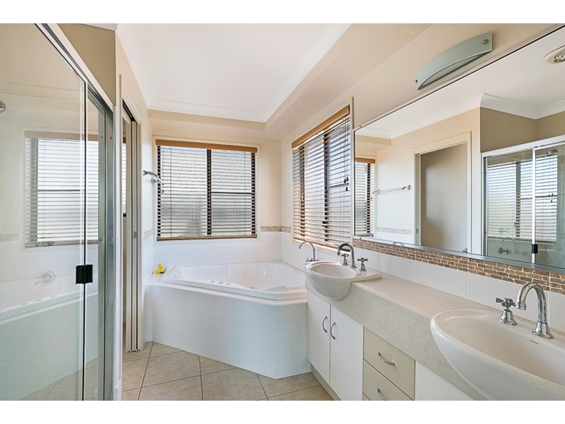 4 Bronte Street, Westbrook QLD 4350