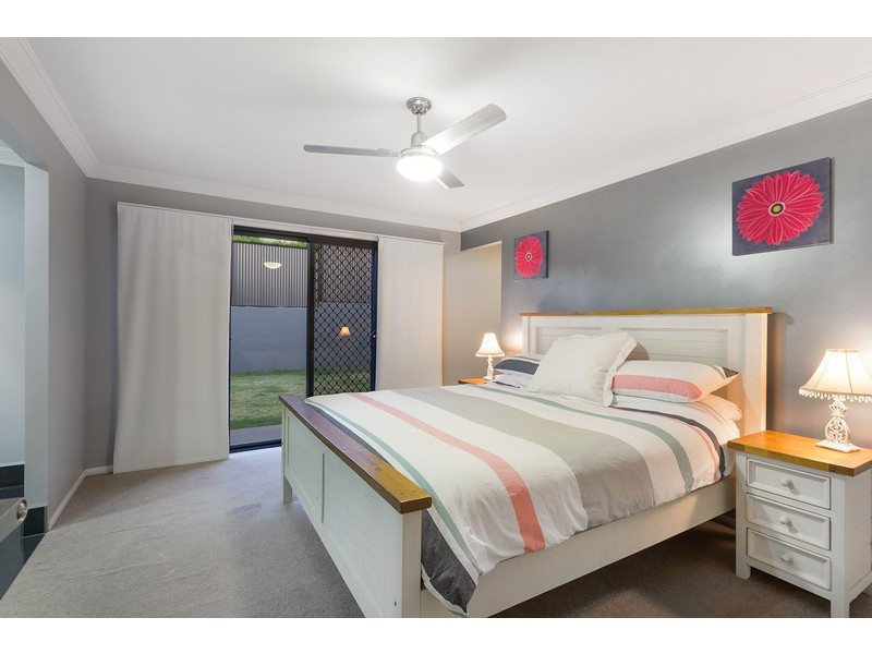 16 Ace Drive, Glenvale QLD 4350