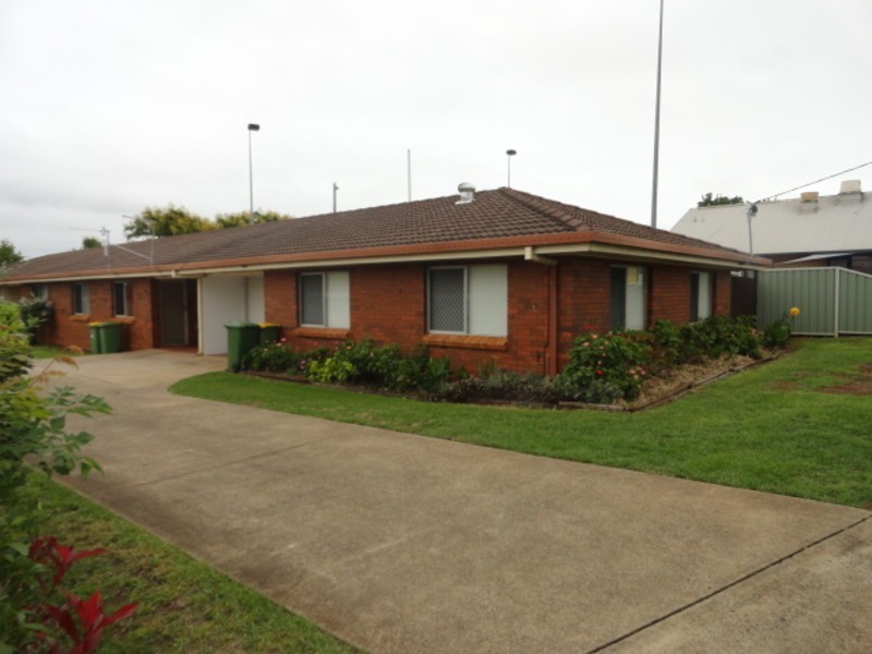 1/352B Bridge Street, Wilsonton QLD 4350