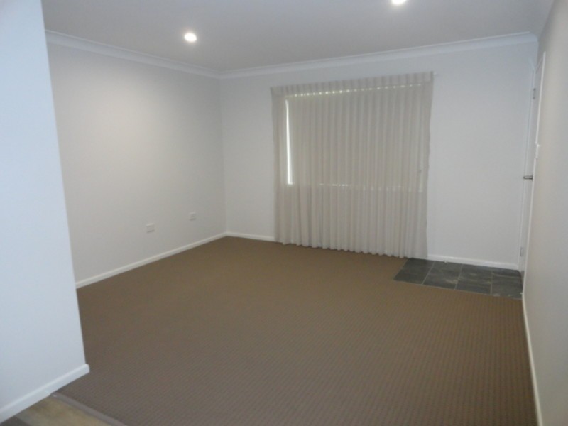 1/352B Bridge Street, Wilsonton QLD 4350