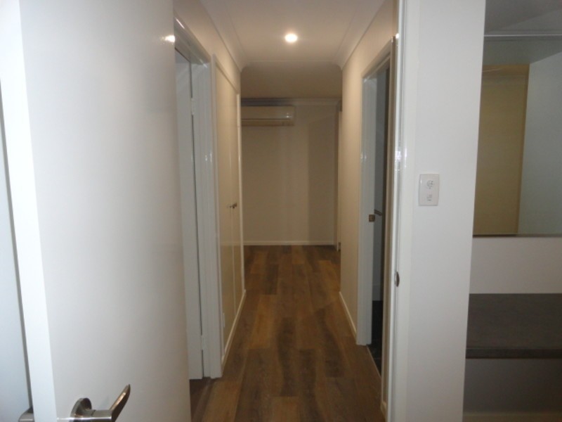 1/352B Bridge Street, Wilsonton QLD 4350