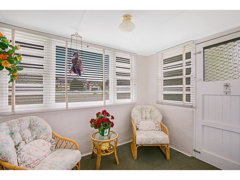 6 Helen Street, Newtown QLD 4350