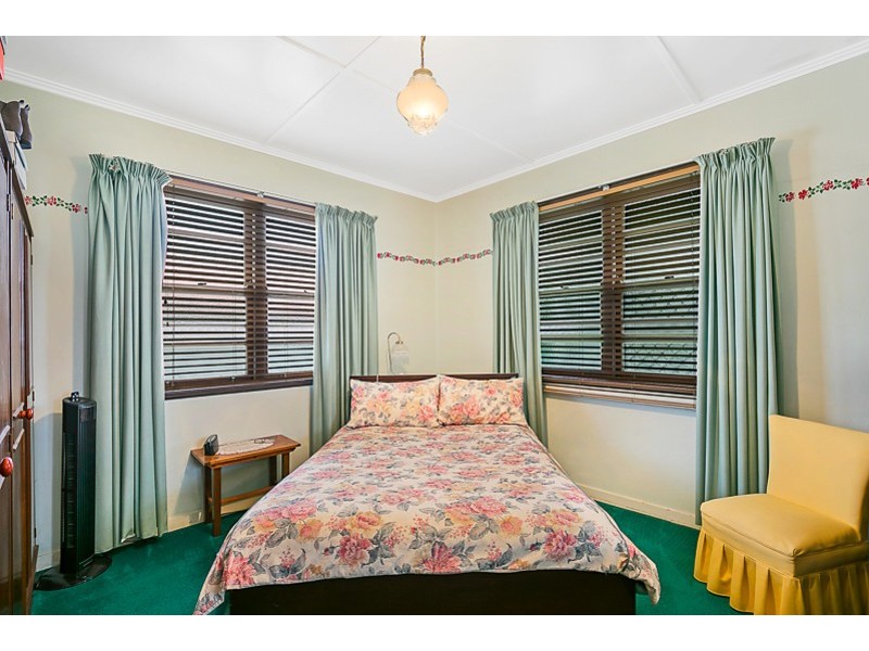 6 Helen Street, Newtown QLD 4350