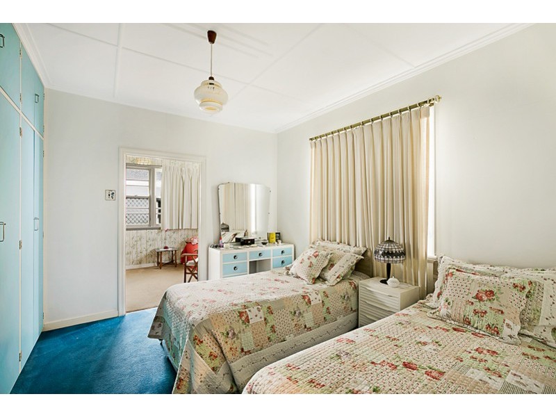 6 Helen Street, Newtown QLD 4350