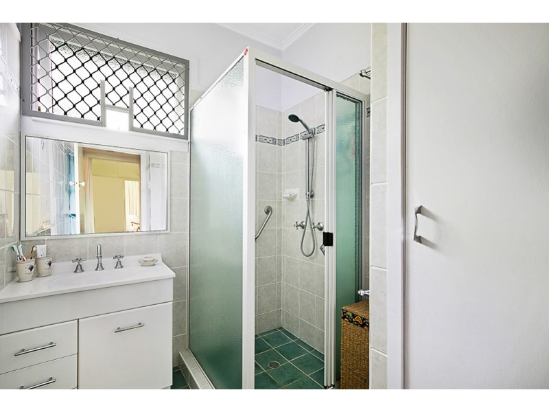 6 Helen Street, Newtown QLD 4350