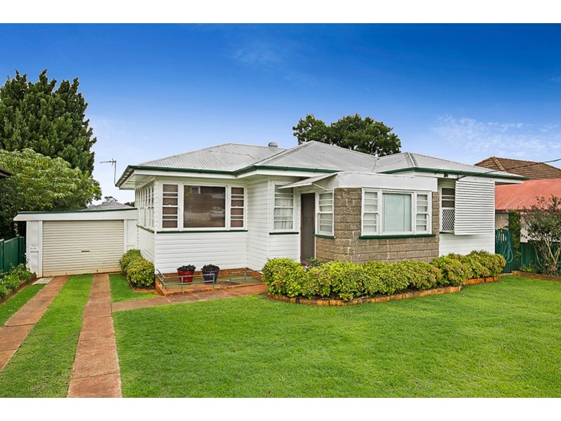 6 Helen Street, Newtown QLD 4350