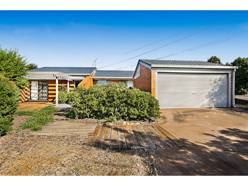 17 Claire Street, Centenary Heights QLD 4350