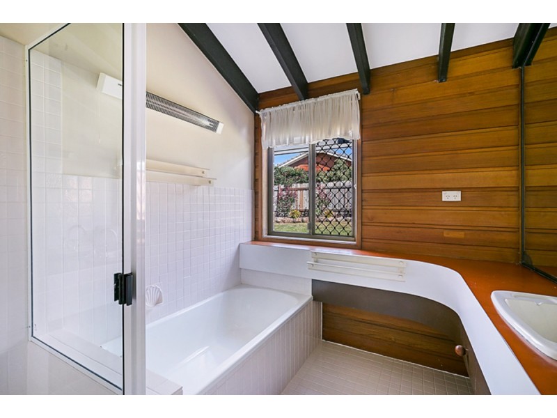 17 Claire Street, Centenary Heights QLD 4350