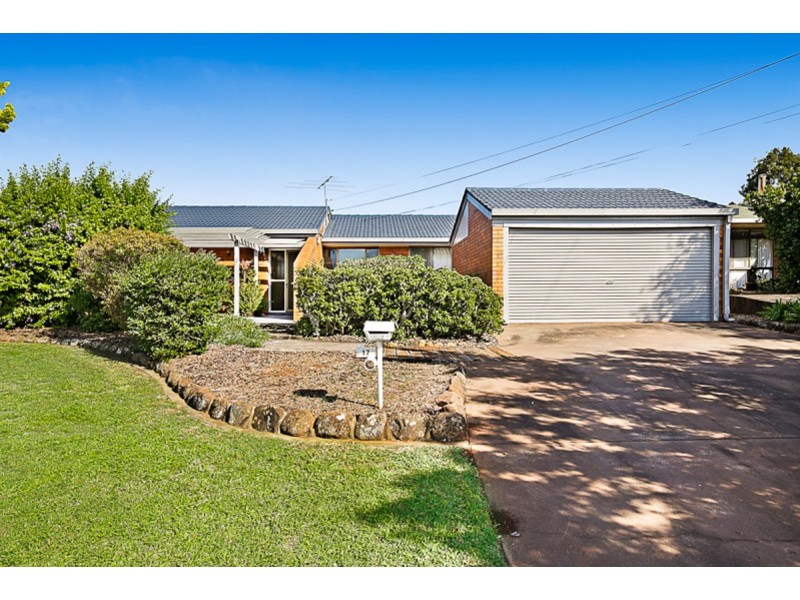 17 Claire Street, Centenary Heights QLD 4350