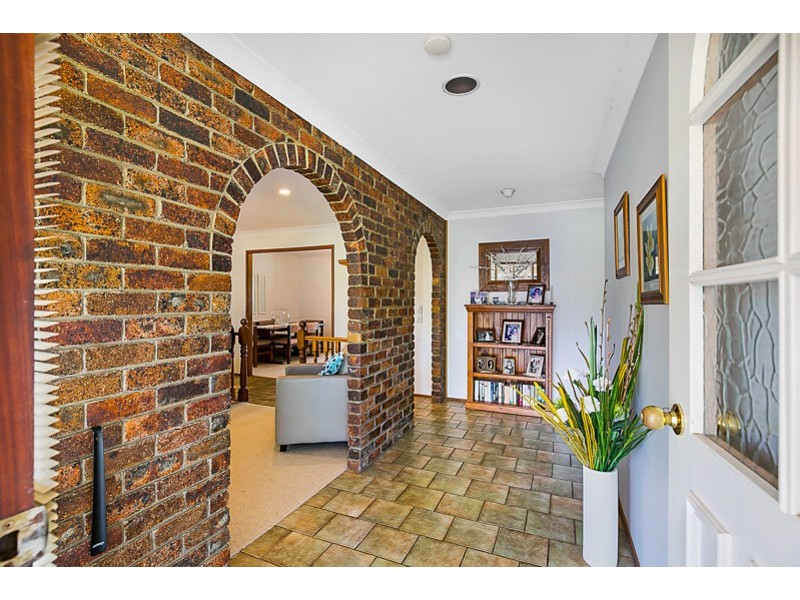 15 Kensington Drive, Withcott QLD 4352
