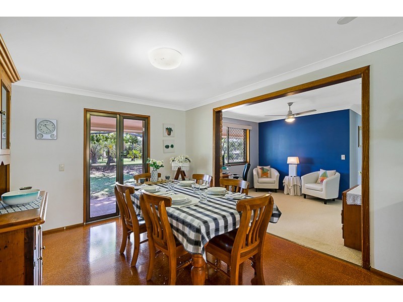 15 Kensington Drive, Withcott QLD 4352