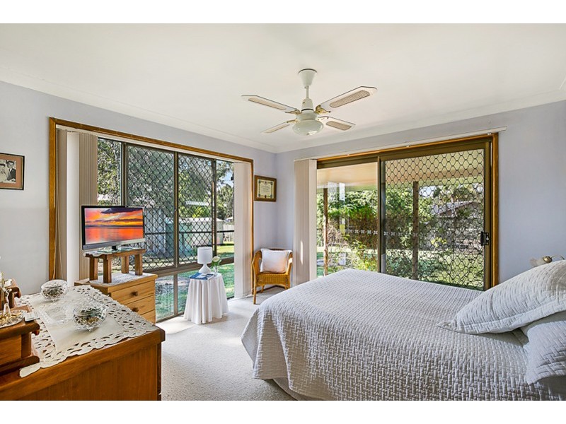 15 Kensington Drive, Withcott QLD 4352