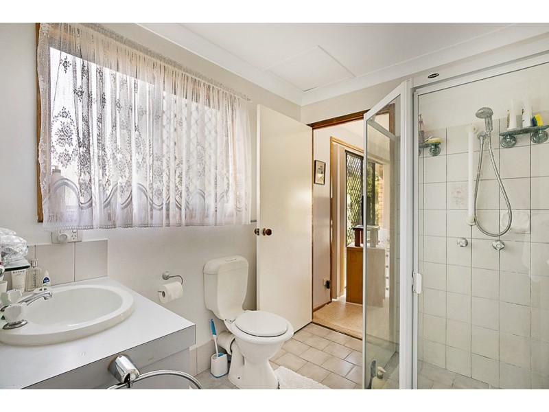 15 Kensington Drive, Withcott QLD 4352