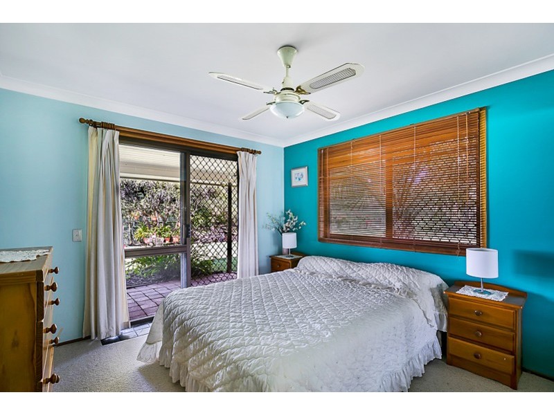 15 Kensington Drive, Withcott QLD 4352