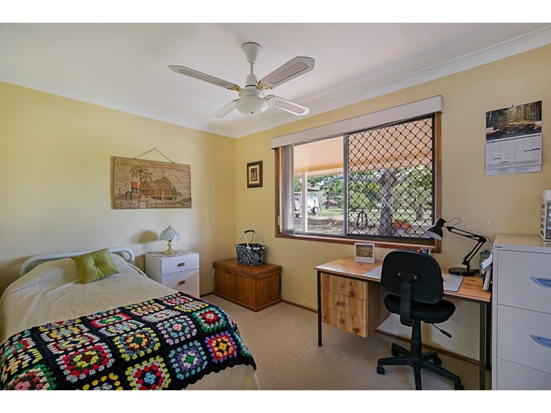 15 Kensington Drive, Withcott QLD 4352