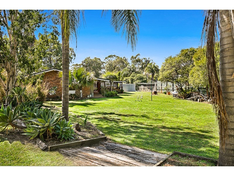 15 Kensington Drive, Withcott QLD 4352