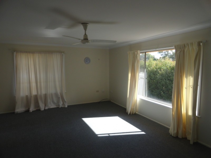 1 Mary Street, Mount Lofty QLD 4350
