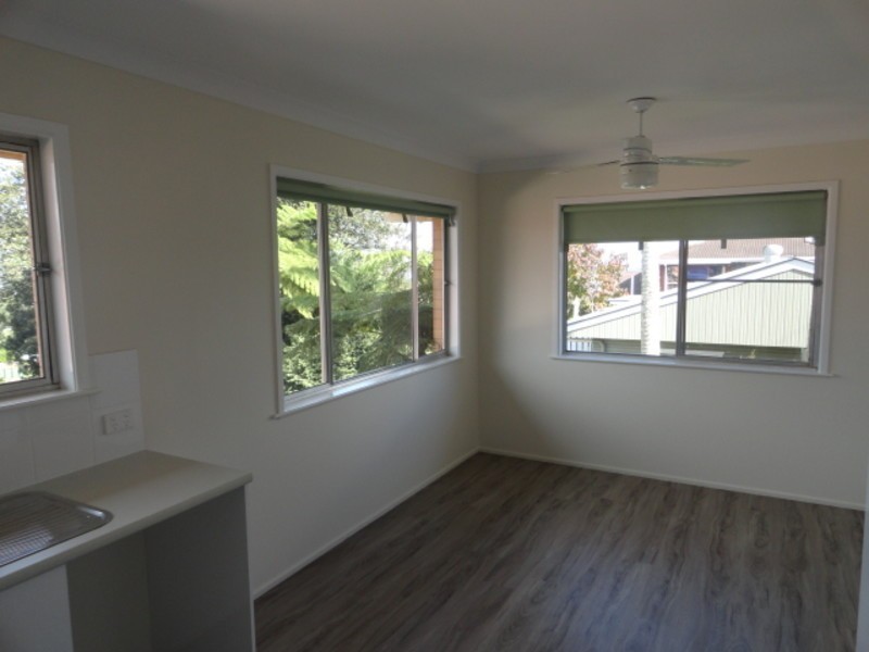1 Mary Street, Mount Lofty QLD 4350