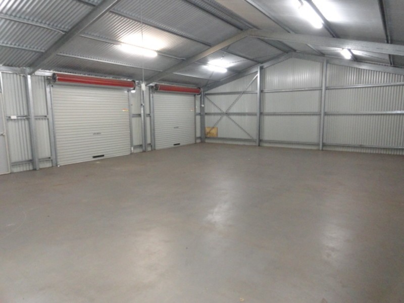 11 Barry Street, Mount Lofty QLD 4350