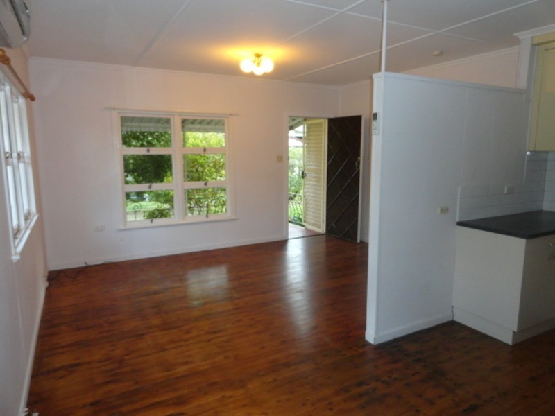 15 Bristol Street, Newtown QLD 4350