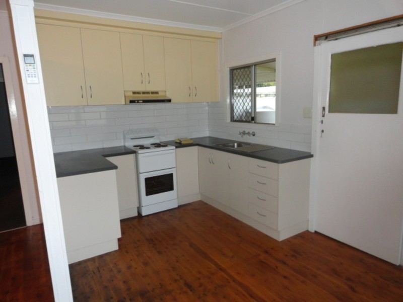 15 Bristol Street, Newtown QLD 4350