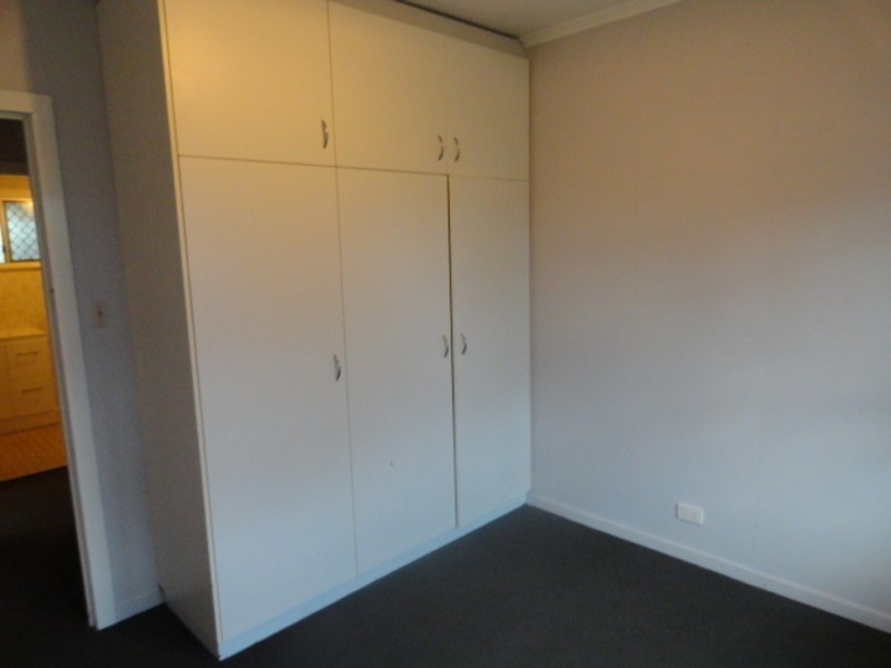 15 Bristol Street, Newtown QLD 4350