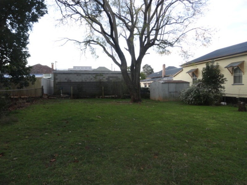15 Bristol Street, Newtown QLD 4350