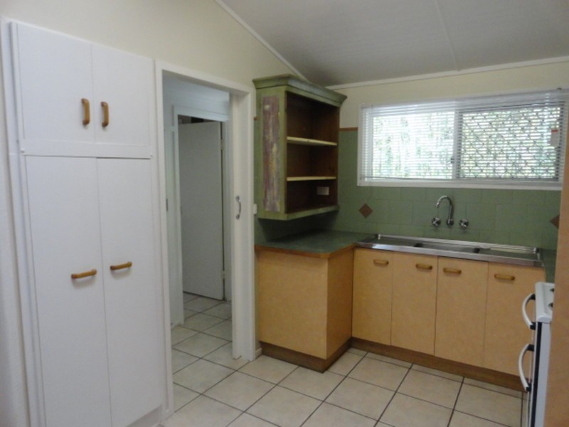 2/5 Glendower Street, Mount Lofty QLD 4350